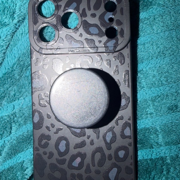 iPhone 17 Pro Max Cases with Pop Sockets - Picture 3 of 4